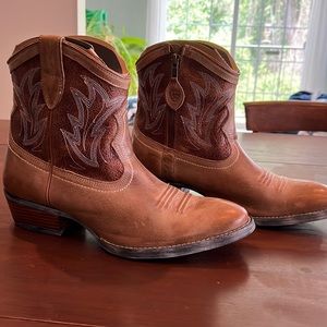 Women’s Ariat Short Western Boots